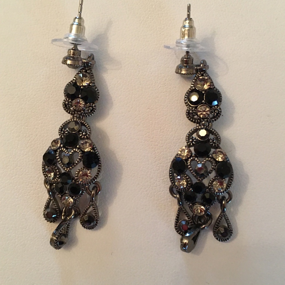 Host Pick:Crystal Drop Earrings